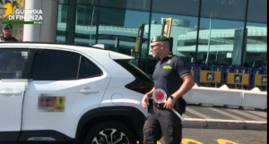 Tassista arrestato all’Aeroporto di Fiumicino, trovato con 20mila dosi di hashish