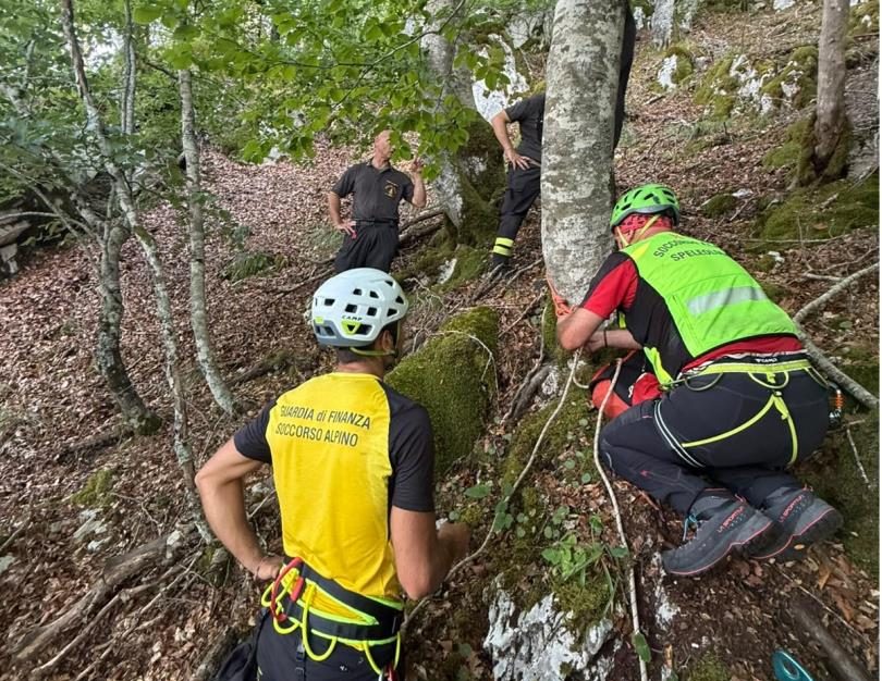 Cade in un dirupo e batte la testa, “fungaiolo” recuperato al Terminillo dal soccorso alpino