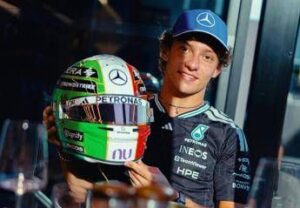 F1 a Monza, si parte: Kimi, emozionante omaggio all’Italia e Valentino