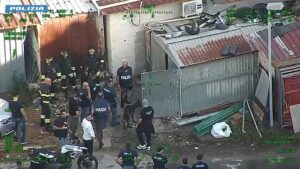 Blitz nel quartiere Falsomiele di Palermo dopo sassaiola contro polizia