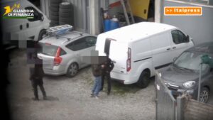 Sgominato giro di spaccio di cocaina nel Comasco, 3 fratelli arrestati