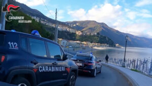 Reggio Calabria, due minori arrestati per tentato omicidio in concorso