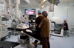 Robot chirurgici cinesi di ultima generazione arrivati al Policlinico di Milano
