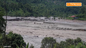 Il maltempo rallenta i soccorsi in Nepal, più di mille le vittime