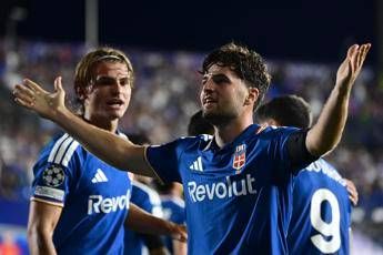 Roma indenne, Como show: stelle Champions, sorrisoni italiani