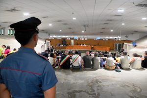 Maltempo, nella notte nubifragi su Milano. Crolla soffitto aula bunker San Vittore