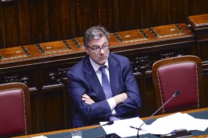 Deficit/Pil a -3,1%, Giorgetti “L’Italia non esce dalla procedura d’infrazione”