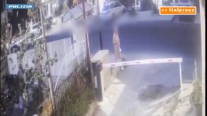 Tenta di sgozzare un’anziana per strada, arrestato 42enne nel nisseno