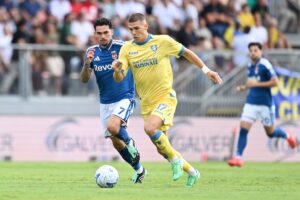 Primo ko per il Como, steso 2-0 dal Frosinone con Calò e Kvernadze