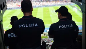 Daspo per 16 tifosi giallorossi dopo saluto romano durante Roma-Atalanta