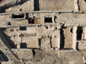 Tarquinia Lido – A Gravisca si scava sempre più in profondità: emergono grandi strutture di epoca etrusca (FOTO)