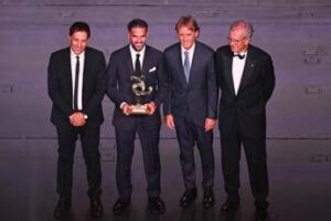 Fabregas, Dimarco, Malen e… Tutti i premiati del Gran Gala del calcio Aic 2026