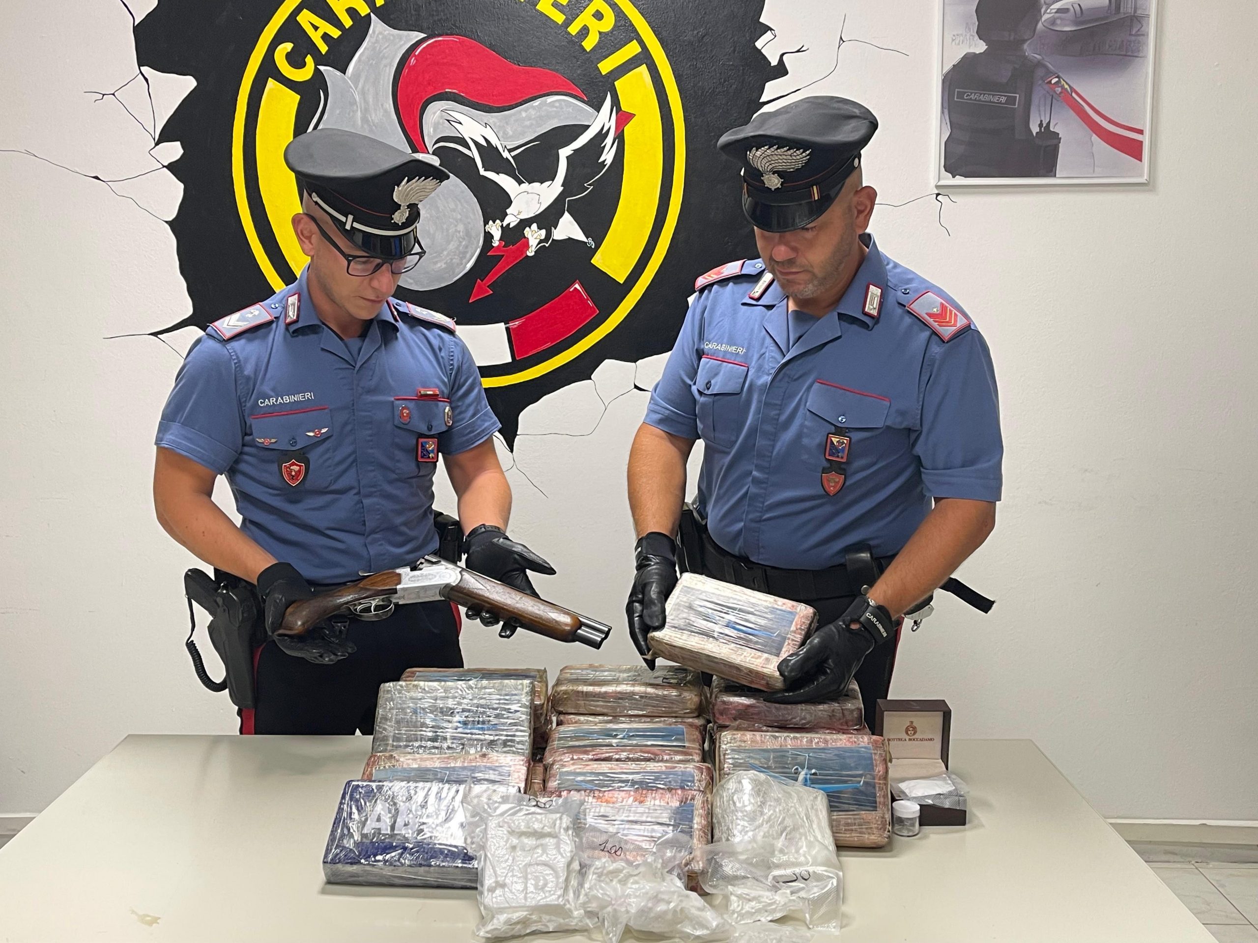 Latina – Trovato con 26 chili di cocaina e un fucile modificato: arrestato 40enne