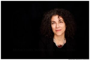 A Vallerano la premiazione di Maria Grazia Calandrone, vincitrice del Premio Letterario Corrado Alvaro-Libero Bigiaretti