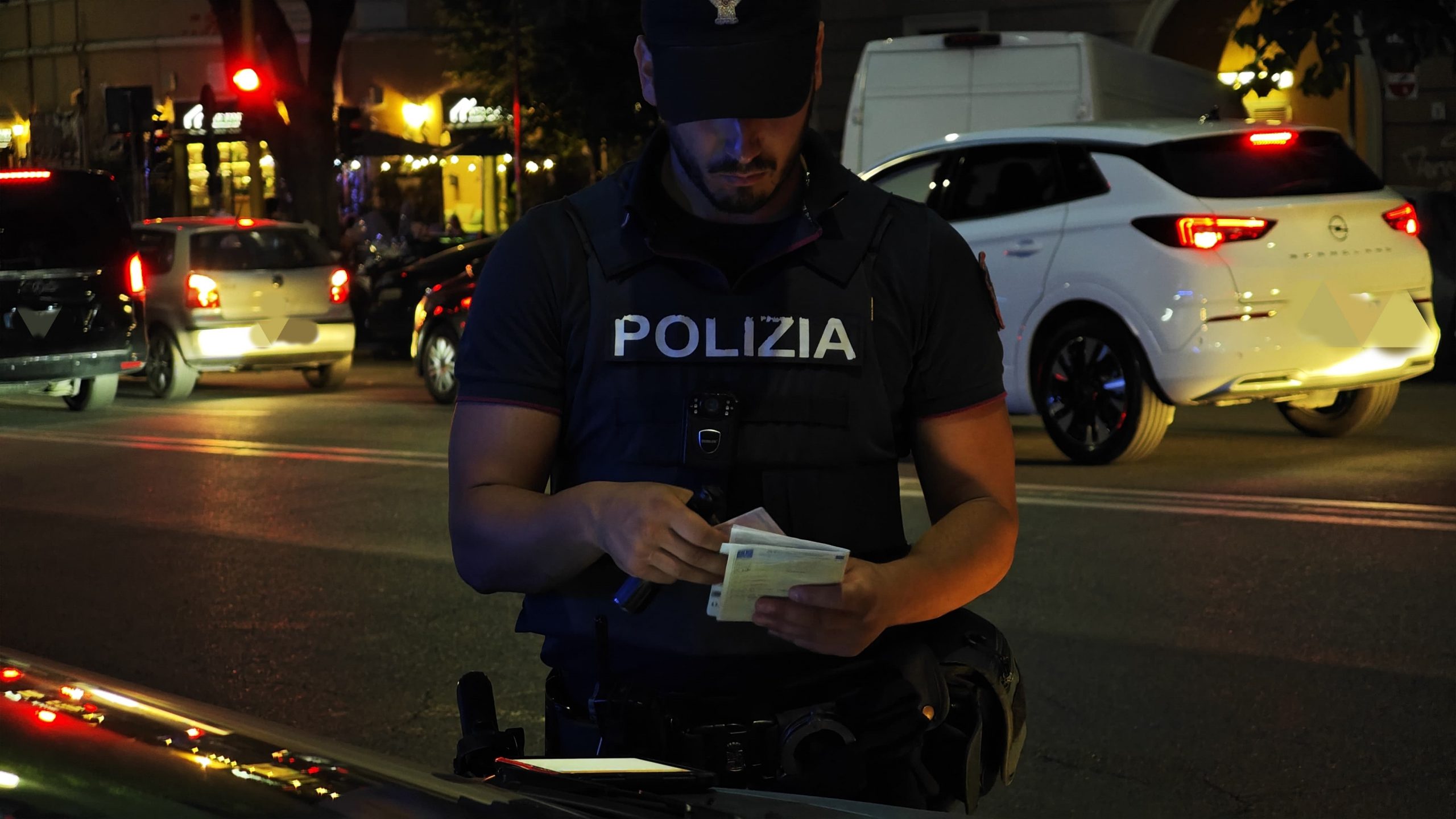 Lavinio – Armati di spranga e coltello accerchiano un connazionale e tentano di rubargli lo zaino: due arresti per rapina