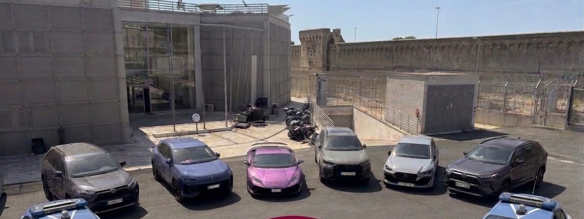 Auto rubate pronte per essere portate in Algeria, Polizia di Frontiera le blocca al Porto di Civitavecchia