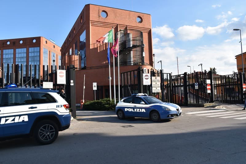 Frosinone, tentata truffa dello “falso Maresciallo”: la Polizia di Stato sventa il raggiro e arresta un 27enne dopo un inseguimento nei campi