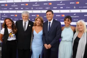 A Napoli una serata di stelle per Pupi, il charity show in piazza del Plebiscito tra sport e solidarietà