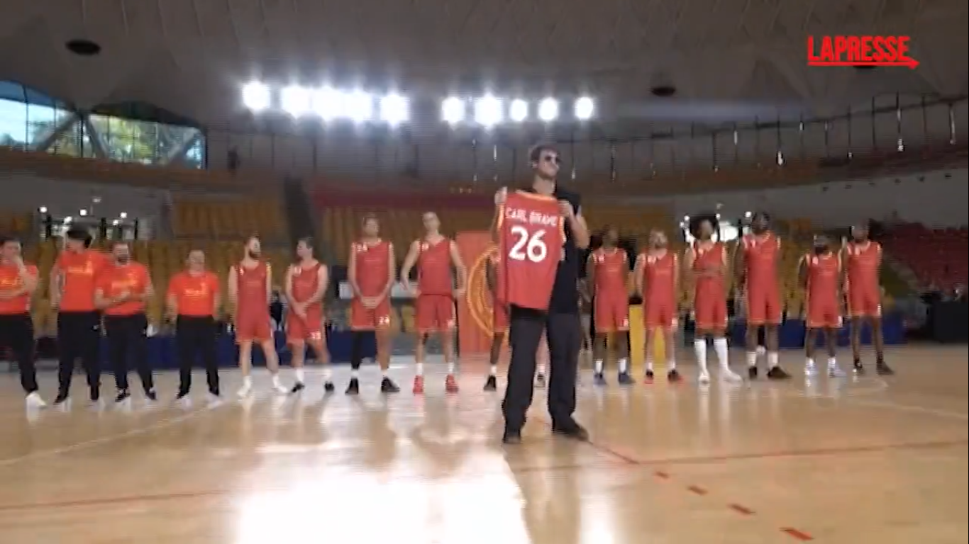 Basket – BC Roma, presentazione in grande stile: Carl Brave scatena il PalaTiziano