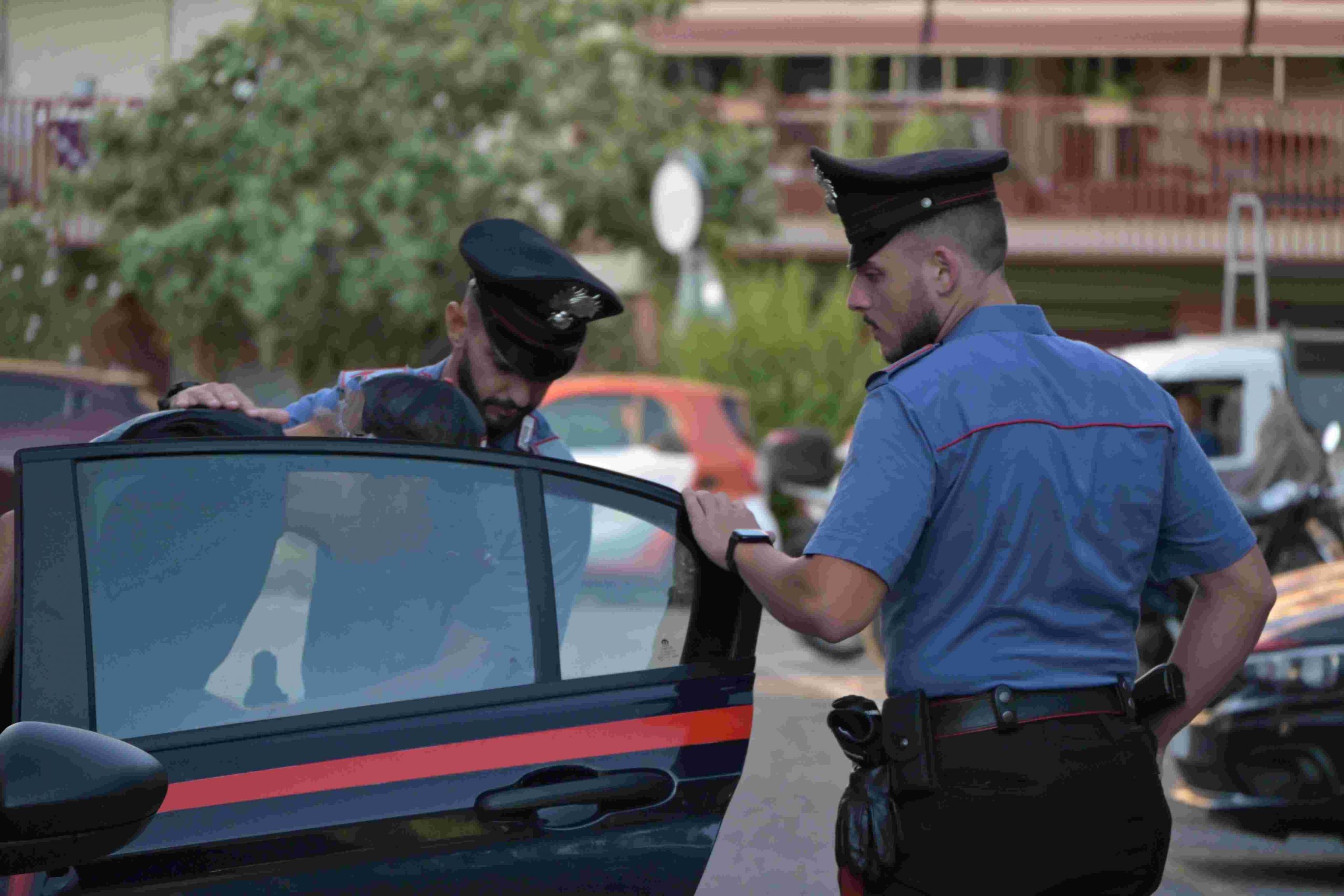 Velletri – In manette rapinatore seriale: armato di coltello e sempre vestito uguale ha colpito tre volte nello stesso bar