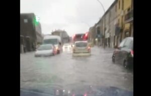Vetralla – Maltempo nella Tuscia, allagamenti sulla Cassia: auto bloccate dall’acqua (VIDEO)
