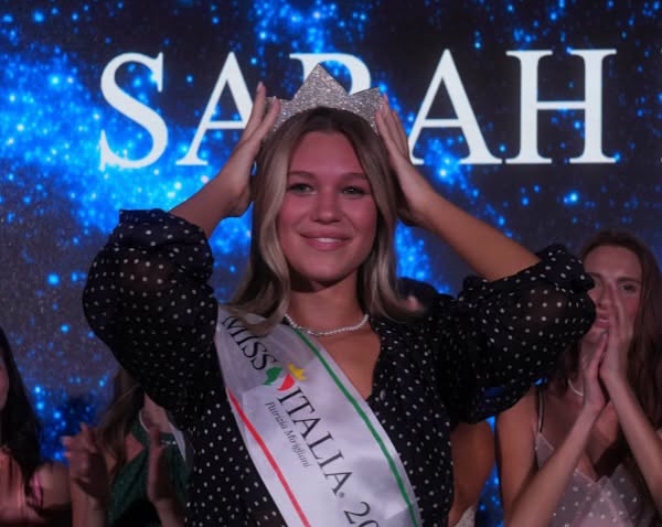 Sarah Maria Rizea è Miss Italia 2026: incoronata al Castello di Santa Severa (FOTO)