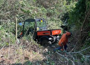Bagnoregio – Mezzo comunale finisce in un dirupo (FOTO)