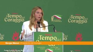 Meloni “Introdurremo il divieto di burqa e niqab a scuola”