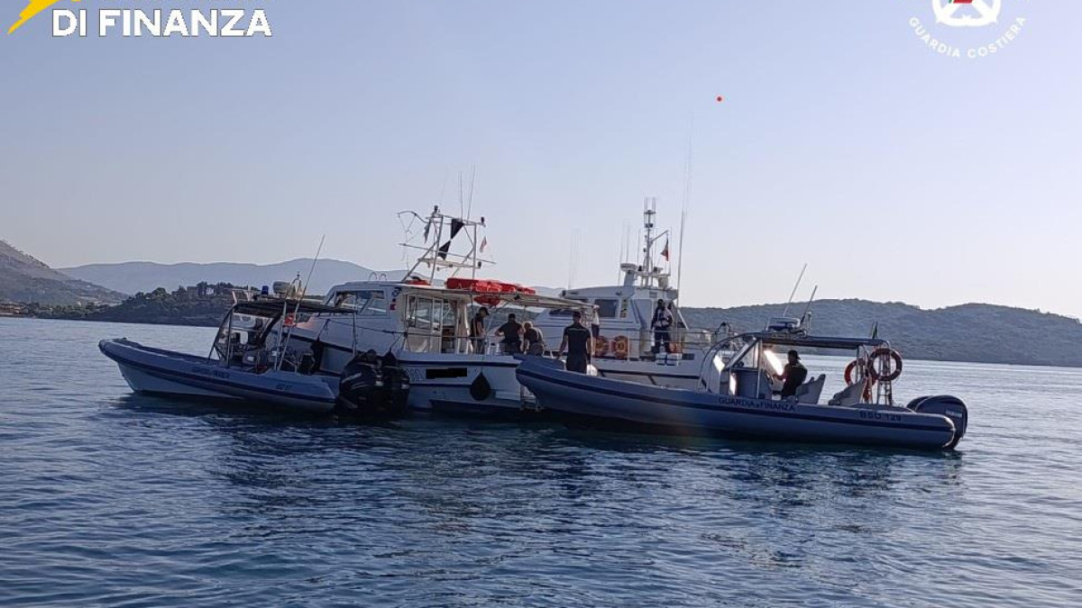 Gaeta – Ruba un’imbarcazione ormeggiata e prende il largo: bloccato a Formia da Finanza e Capitaneria