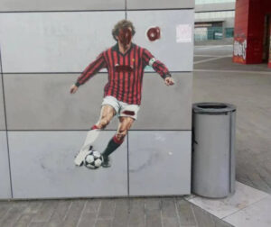 Milano – Oltraggio a Franco Baresi, macchiato il murales a Casa Milan