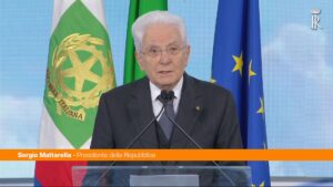Mattarella “La scuola è aperta a tutti, non deve alzare barriere”
