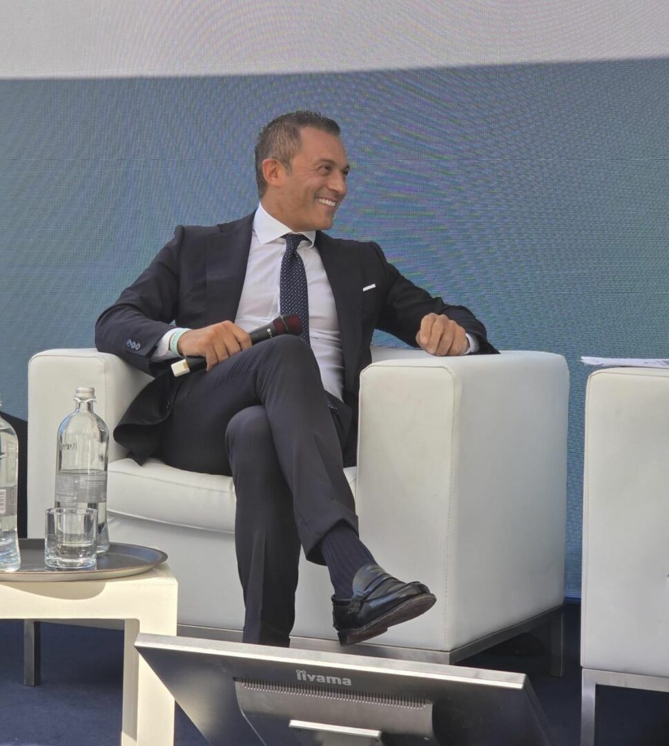 Terna, Monti “Investimenti sulla rete per sicurezza e costi energia più bassi”