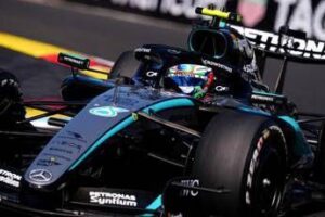 F1 – Rimonta Kimi, podio Red Bull e male le Ferrari: a Baku vince Russell