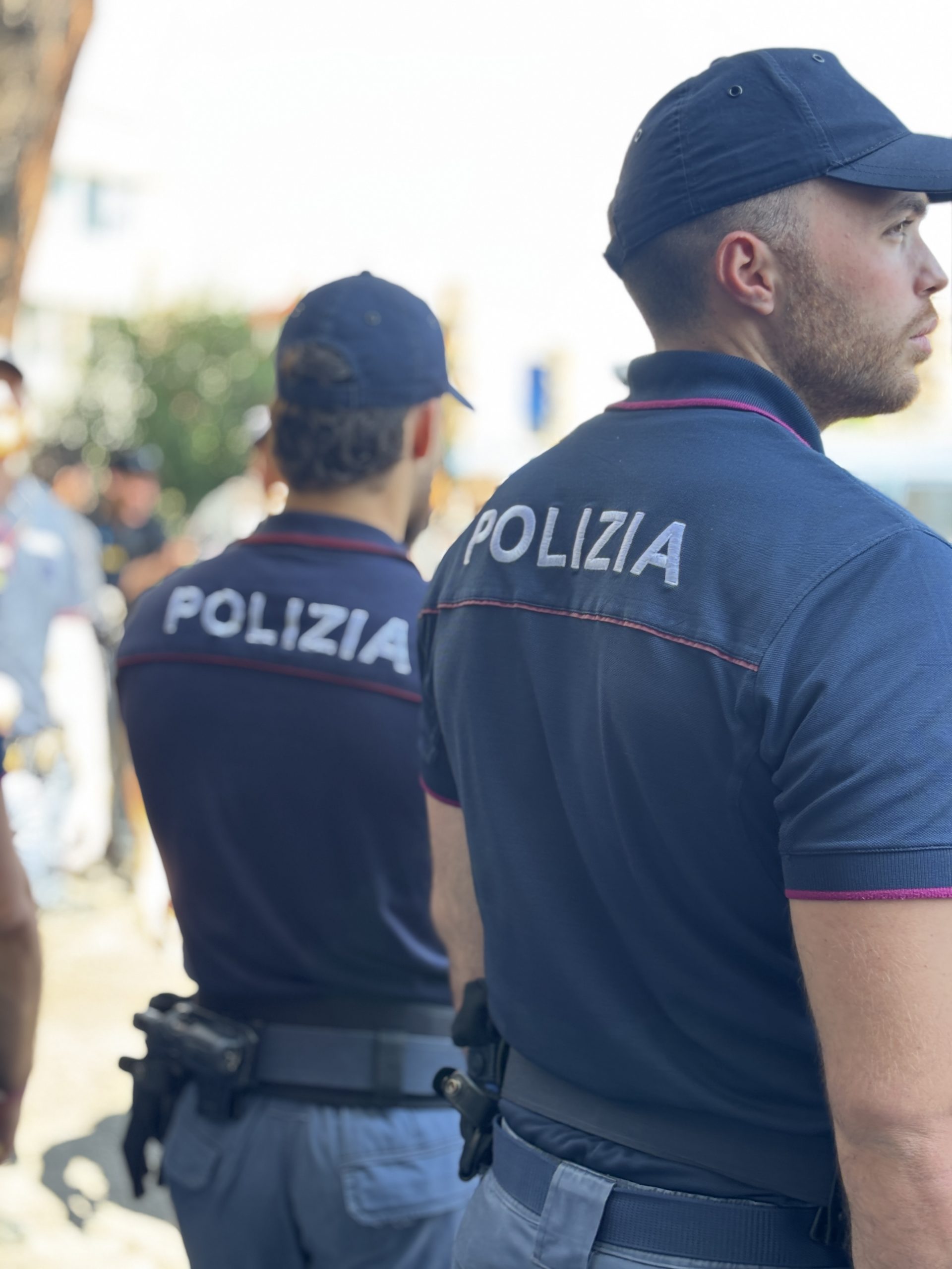 Roma – Tenta di rapire un bambino strattonando la madre, lo zio lo riconosce e lo fa arrestare