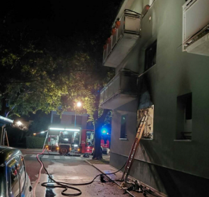 Notte di terrore a Lucca, fiamme in una palazzina a San Vito: due vittime e tredici feriti