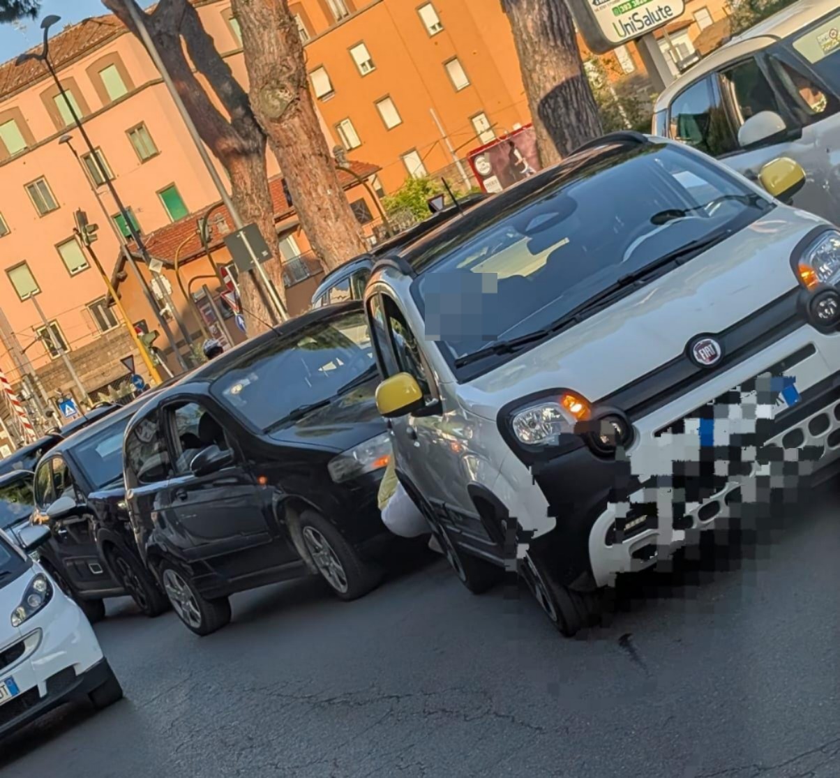 Tamponamento in piazzale Gramsci, viabilità in tilt a Viterbo: pesano i disagi per la chiusura di viale Trento