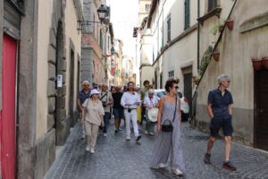 Si è concluso con grande successo il progetto di passeggiate racconto “Borghi, Castelli e Parchi dei Cimini”