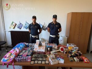 Maxi truffa sui collezionabili, sequestrate 4mila “carte Pokémon contraffatte” e merchandising “fake”: sette denunciati a Roma