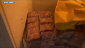 Oltre 400 chili di droga nel frigo della sua casa a Guidonia, arrestato giovane straniero