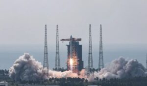 Cina, lanciato un nuovo gruppo di satelliti per Internet