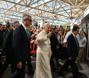 Papa Leone XIV operato al Gemelli, “Intervento concluso positivamente”