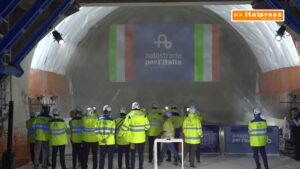 A1, caduto l’ultimo diaframma della galleria San Donato