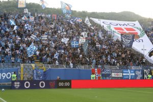Mercato – Lungimiranza Como, blindato un altro gioiello: Douvikas 2031