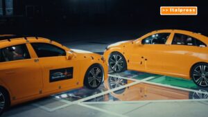 La Mercedes CLA sfida la sicurezza con un crash test laterale