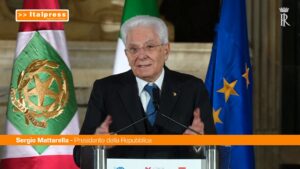 IA, Mattarella “Rischi da competizione esasperata tra pochi soggetti”