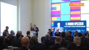 La mostra su Piersanti Mattarella arriva all’Aquila con Banca del Fucino