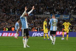 L’ultima di Messi con l’Argentina, due assist e un gol “Ora farò il tifoso”