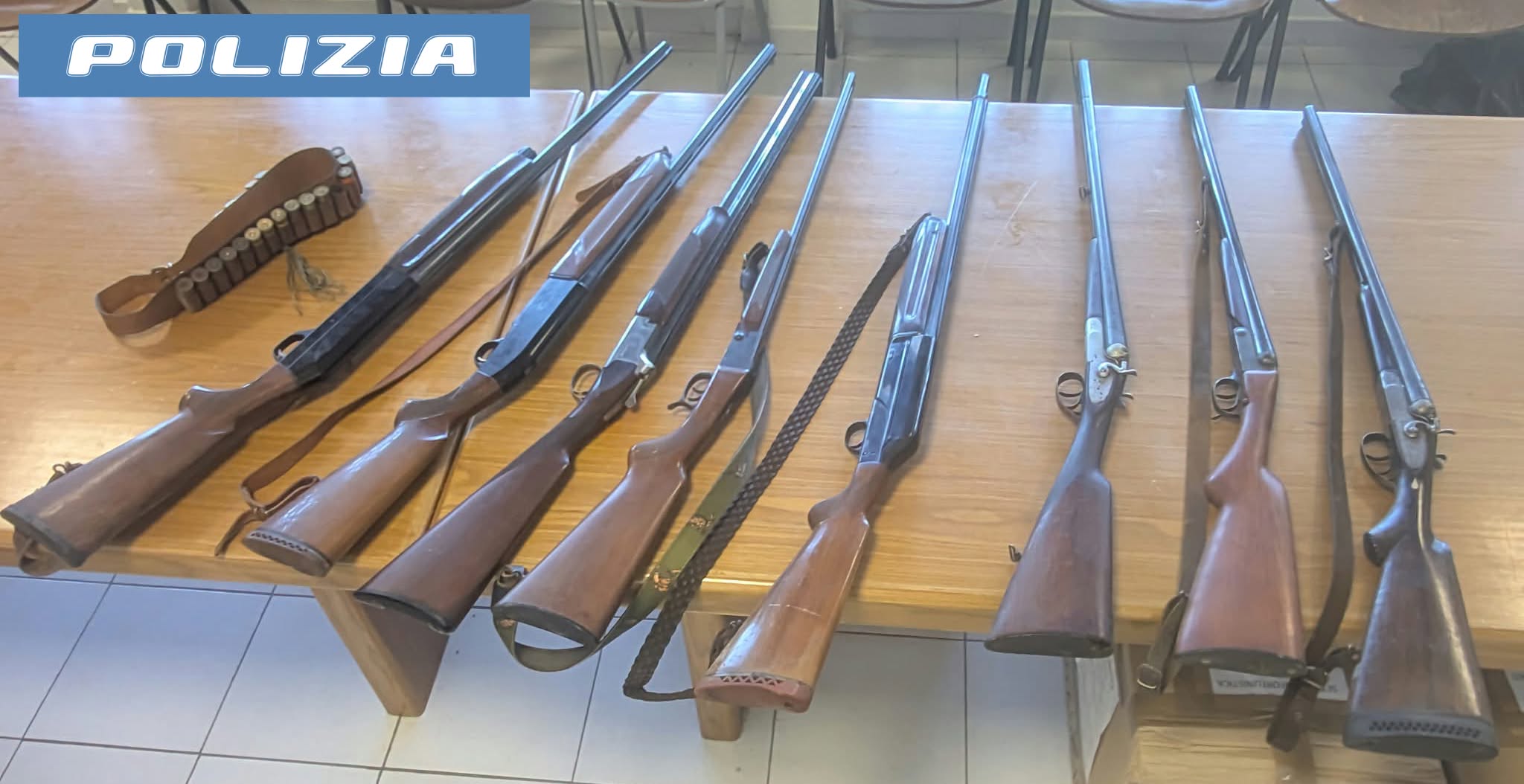 Cassino – In auto con un armadio blindato pieno di fucili appena rubati, arrestati