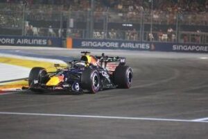 F1 – Ancora Verstappen, presa pure Marina Bay. Kimi, spumante d’America?