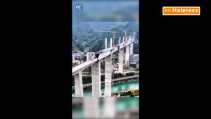 Cina, un “tunnel antirumore” protegge il grande ponte ferroviario di Chongqing